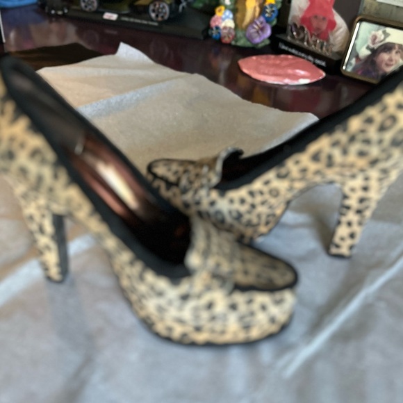 Platform leopard pumps - Picture 3 of 4
